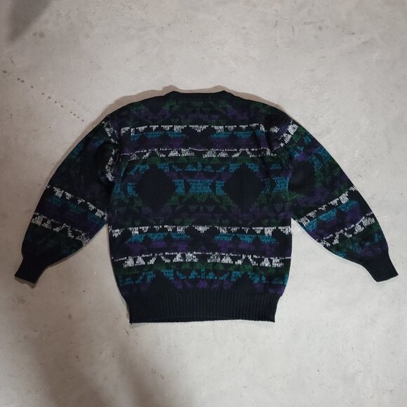 VINTAGE Hi-Yu Cable-Knit Sweater. - Picture 2 of 3